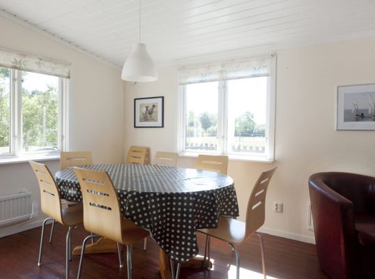 Bild 3 på Stuga vid Tofta Strand nära bad, affär, restaurang