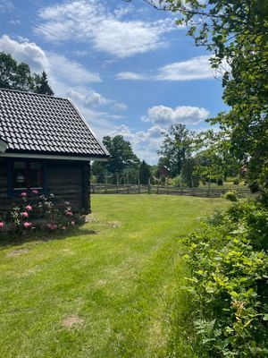 Hyr denna stuga i Mariannelund på 80 m². 4-5 sängplatser. Från 5 500 kr per vecka. Se bilder och tillgänglighet här.