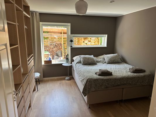 Modern villa i Dalarös skärgård nära stränder - Bild 13