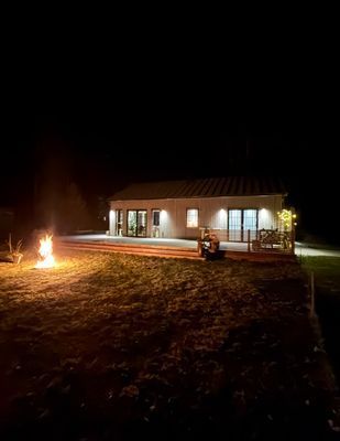 Hyr denna stuga i Gotland på 90 m². 5-7 sängplatser. 20 000 - 32 000 kr per vecka. Se bilder och tillgänglighet här.