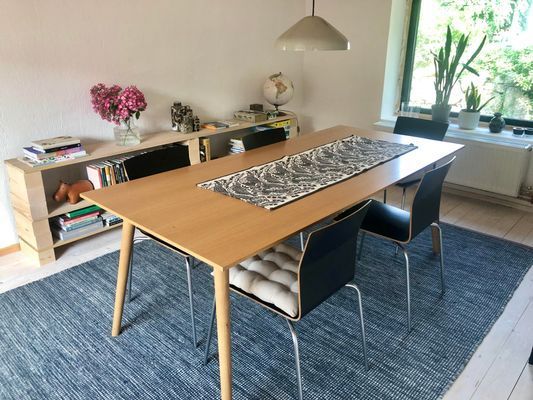 Varsamt renoverad tegellänga i liten kyrkby - Bild 12