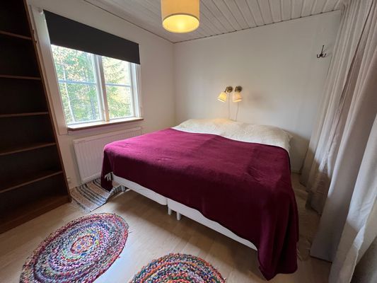 Storstugan: sovrum med dubbelsäng (180cm)