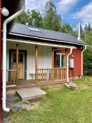 Stuga 3min från sjön