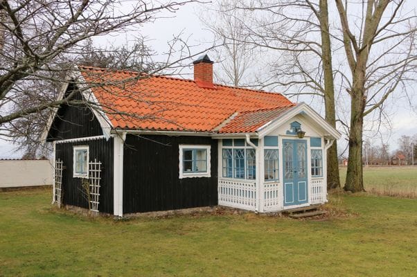 Hyr denna stuga i Visingsö på 44 m². 4 sängplatser. Från 1 750 kr per dag. Se bilder och tillgänglighet här.