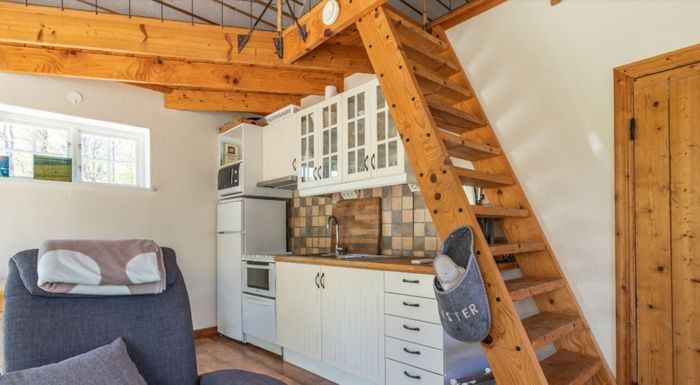 Hyr denna stuga i Karlskrona på 176 m². 16-29 sängplatser. 500 - 6 000 kr per dag. Se bilder och tillgänglighet här.