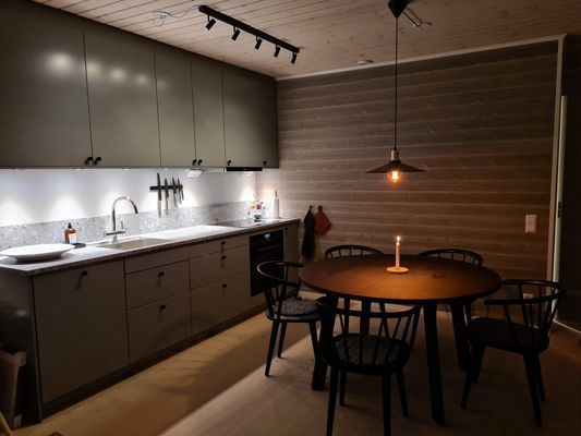 Hyr denna stuga i Vemdalen på 76 m². 6 sängplatser. Pris ej tillgängligt. Se bilder och tillgänglighet här.