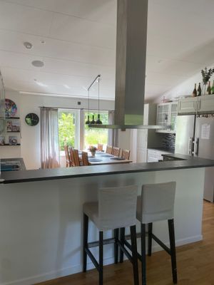 Villa med stor terass och nära till havet