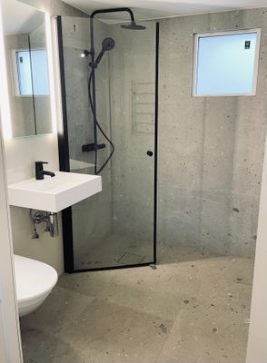 Hyr denna stuga i Steninge på 136 m². 6 sängplatser. 11 000 - 14 500 kr per vecka. Se bilder och tillgänglighet här.