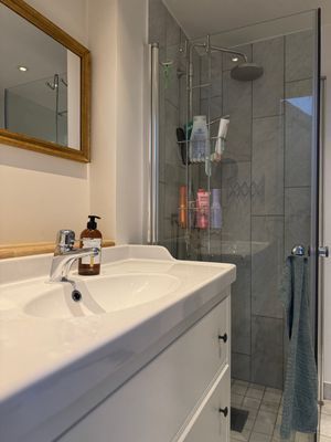 Rymlig villa vid Uttransjön - Bild 6