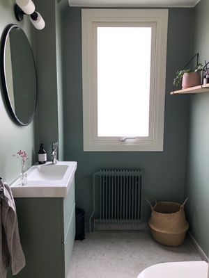 Toalett på nedervåning.