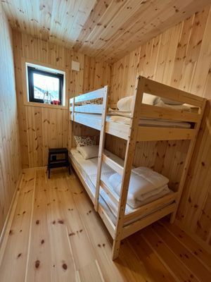 Nybyggd fjällstuga precis vid längdspår. - Bild 23