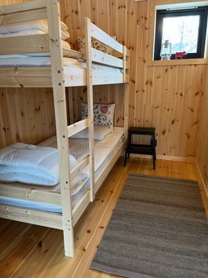 Nybyggd fjällstuga precis vid längdspår. - Bild 21