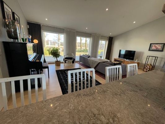 Lyxig strandnära villa i Båstad - Bild 8