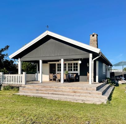 Sommardröm i Byxelkrok – två hus nära havet - Bild 1