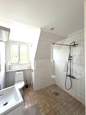 Dusch och wc övre plan