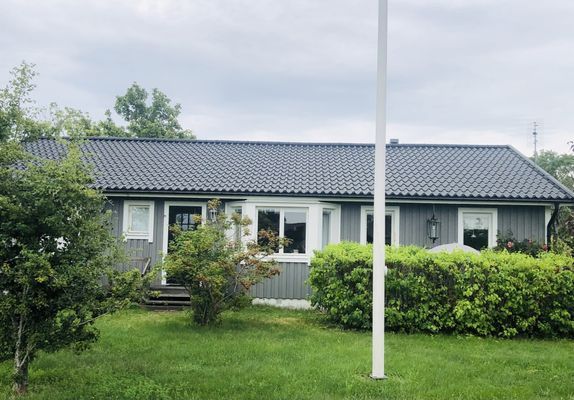 Strandnära hus centralt beläget i Byxelkrok