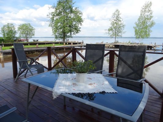 Hyr denna stuga i  på 63 m². 5-7 sängplatser. Från 6 700 kr per vecka. Se bilder och tillgänglighet här.