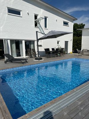 2-plansvilla med pool ett stenkast från bad - Bild 7