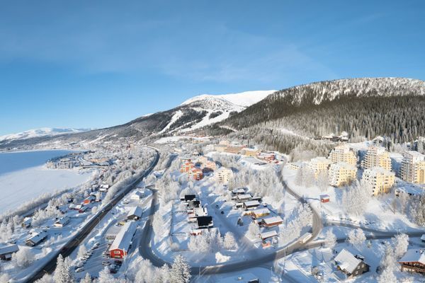 Hyr denna stuga i Åre på 140 m². 11 sängplatser. Pris ej tillgängligt. Se bilder och tillgänglighet här.