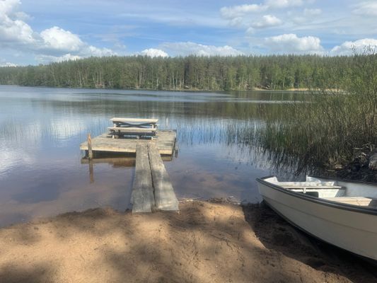 Mysig avskild stuga med fanstastisk sjöutsikt - Bild 23