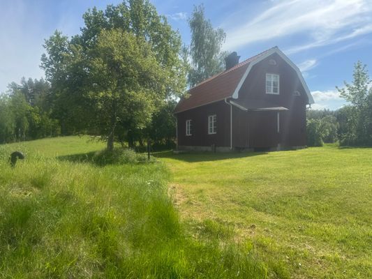 Mysig avskild stuga med fanstastisk sjöutsikt - Bild 6