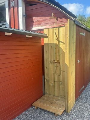 Nyrenoverat sommarhus med fantastisk sjötomt - Bild 21