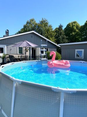 Hus i Lärbro med pool