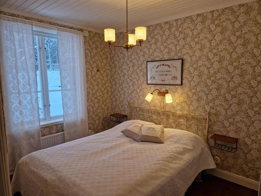 Bild 3 på Naturnära Gäststuga på liten gård med höns