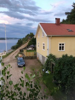 Hyr denna stuga i  på 150 m². 6 sängplatser. Pris ej tillgängligt. Se bilder och tillgänglighet här.