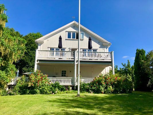 Havsnära Villa Fantastica i Nävekvarn