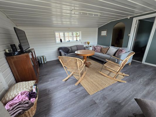 En idyllisk tillflykts plats vid sjön - Bild 13