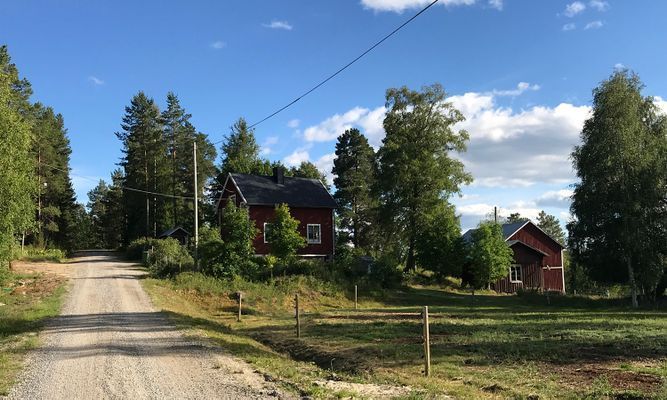 Litet trevligt torp med högt, lugnt & soligt läge - Bild 13