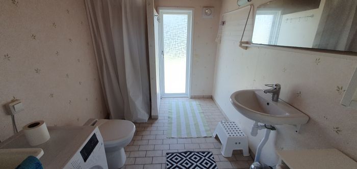Vinterbonat fritidshus centralt på Fårö - Bild 10