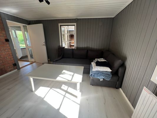 Bild 3 på Nyrenoverad stuga nära sjön