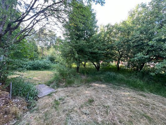 Nyrenoverad stuga nära sjön - Bild 28