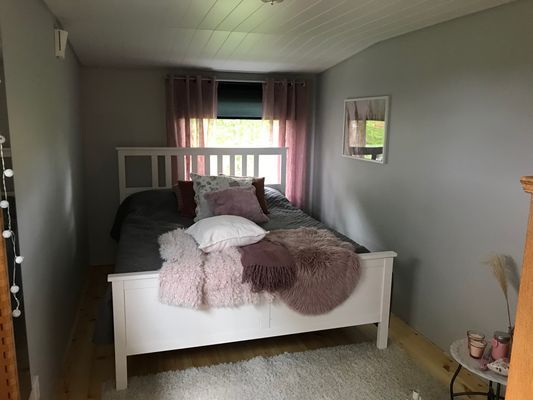 Rymlig stuga med nyrenoverat kök och sovrum - Bild 14