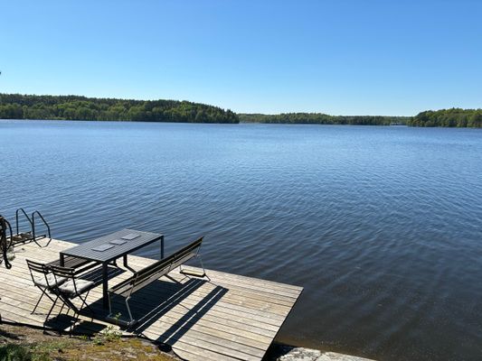 Sjöstuga med vedeldad bastu i naturreservat