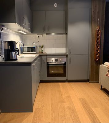 Hyr denna stuga i Lindvallen på 77 m². 8-10 sängplatser. 11 500 - 22 400 kr per vecka. Se bilder och tillgänglighet här.
