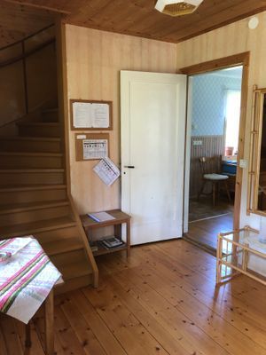 Lantligt hus i skogen och nära till fiskevatten - Bild 7