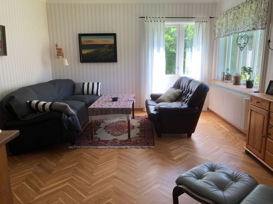 Lantligt hus i skogen och nära till fiskevatten - Bild 10