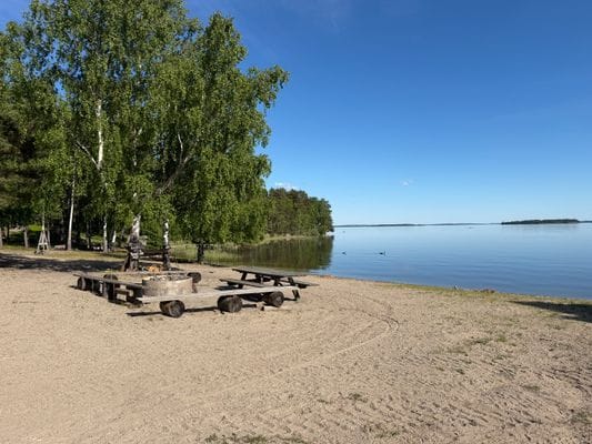 Sjötomt Ringsö med egen brygga - Bild 6
