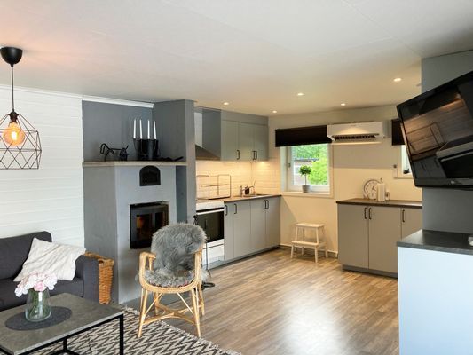 Bild 3 på Härlig stuga med panoramautsikt över sjö| SE07027