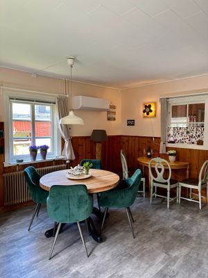 Charmig rymlig villa i Öje