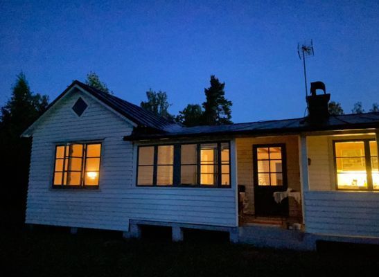 Hyr denna stuga i Västervik på 90 m². 6 sängplatser. 8 000 - 9 500 kr per vecka. Se bilder och tillgänglighet här.
