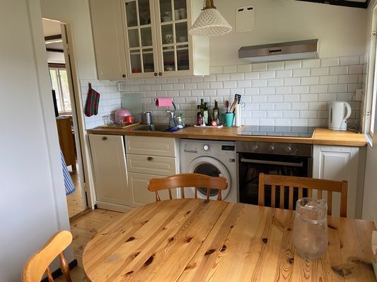 Naturskön stuga vid sjö i Sörmland