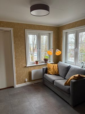 Stuga i ombyggt kapell – naturnära med egen bastu - Bild 13