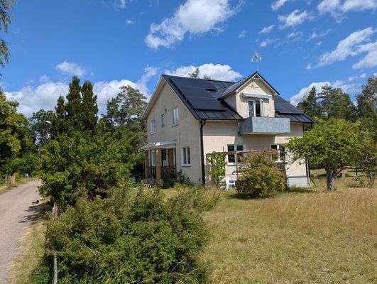 Lägenhet i tvåfamiljshus i Berga