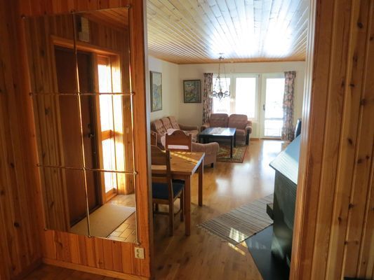 Hyr denna stuga i Hultsfred på 90 m². 6 sängplatser. Från 6 300 kr per vecka. Se bilder och tillgänglighet här.