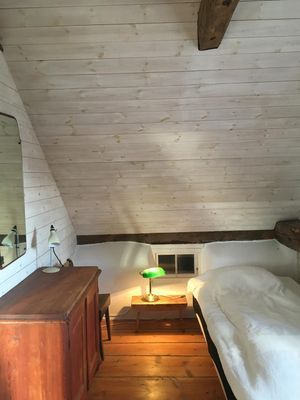 Fårö kalkstenshus i gårdsmiljö - Bild 7