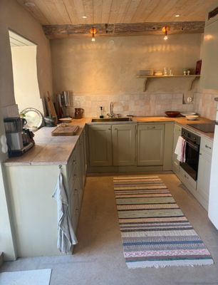 Kalkstenslada i naturskönt område på Sudret. - Bild 6